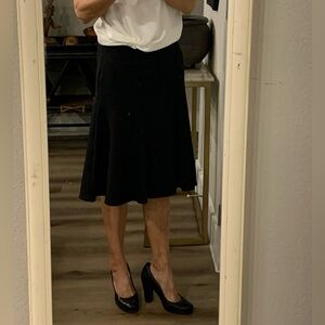 Designer BCBG MaxAzrias’ 
Elegant Black A-line Skirt